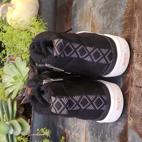 Roxy Black Ivan Fur High-Top Sneaker - Picture 3 of 16